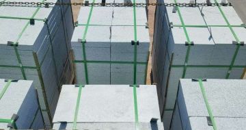 儋州 芝麻白花岗岩5公分地铺石 花岗岩厂家工厂装车日常