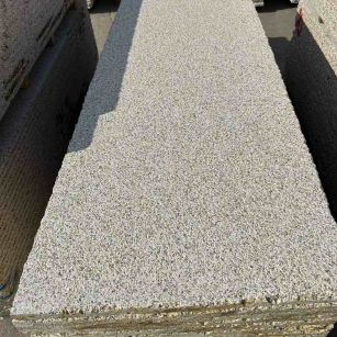 儋州 黄金麻花岗岩荔枝面毛板，半成品