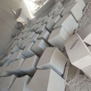 儋州 白麻花岗岩异形坐凳