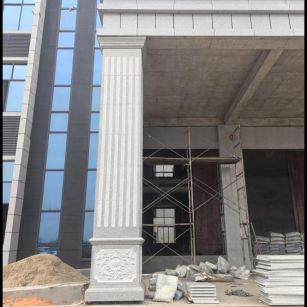 儋州 芝麻白光面花岗岩门楼大柱（罗马柱）配雕花底座