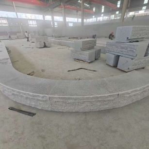 儋州 芝麻白异形坐凳，自然面光面弧形加工