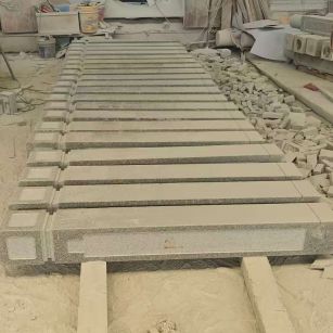 儋州 芝麻白异形加工雕刻-栏杆大柱，方柱