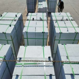 儋州 芝麻白花岗岩5公分地铺石 花岗岩厂家工厂装车日常