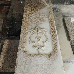 儋州 黄金麻花岗岩异形加工雕刻栏杆大柱