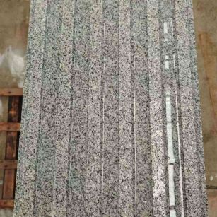 儋州 芝麻白花岗岩荔枝面雕刻盲道，盲条