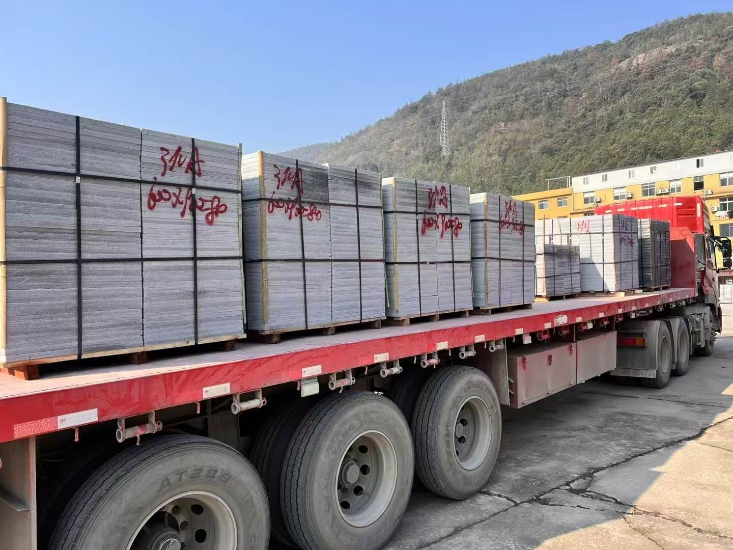 儋州 芝麻灰地铺石出货日常