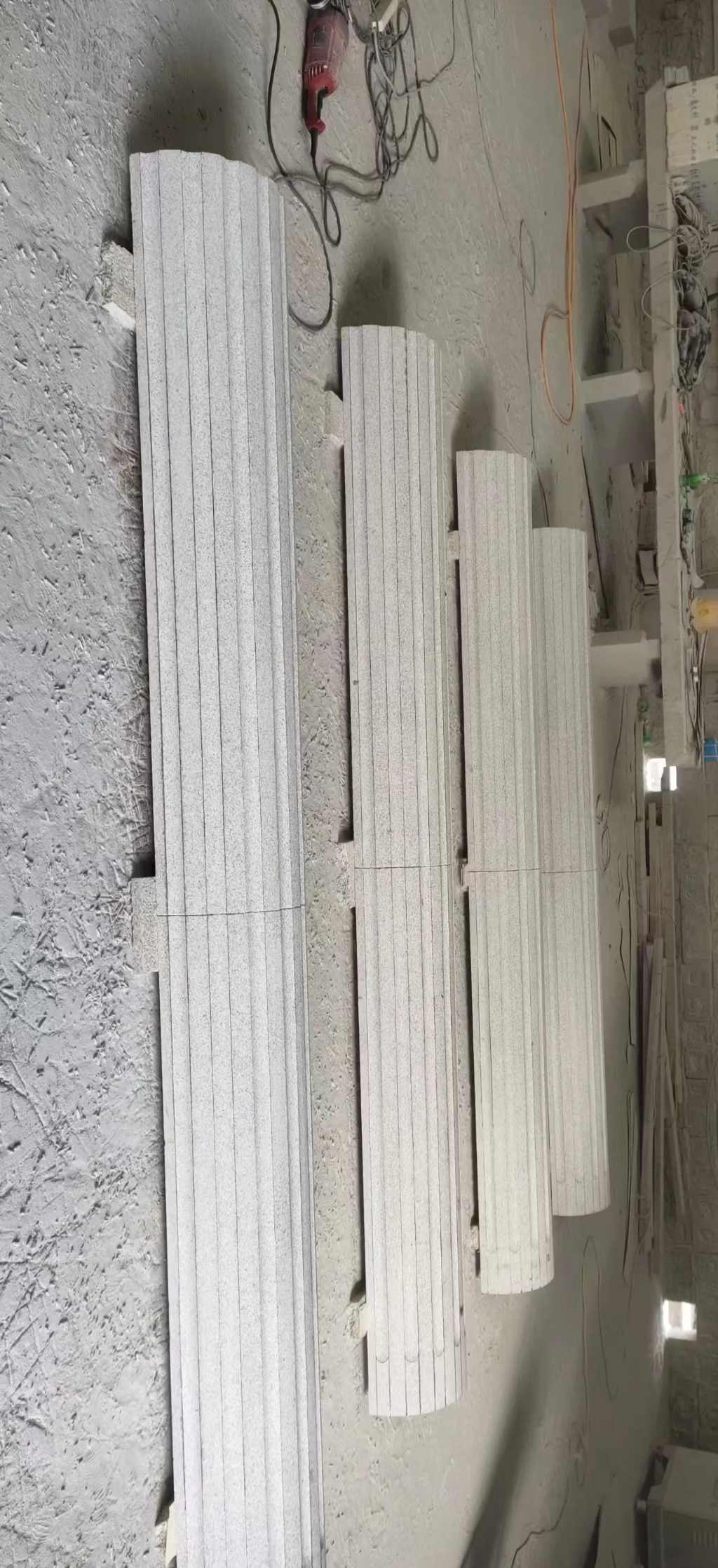 儋州 花岗岩厂家带你看白麻花岗岩门楼大柱柱皮