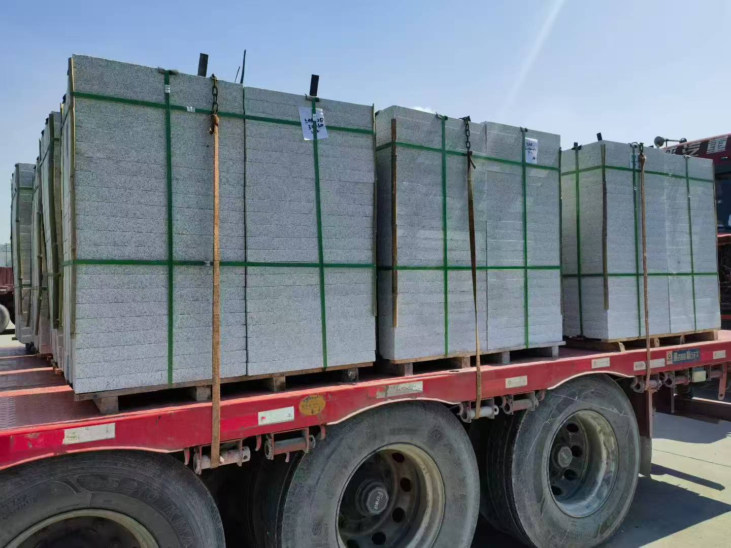 儋州芝麻白花岗岩出货日常地铺石