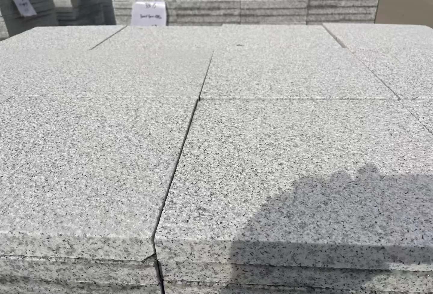 儋州 白麻花岗岩石材推荐 荔枝面地铺石