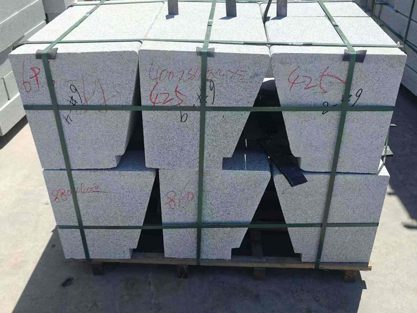 儋州 芝麻白异形坐凳，石凳