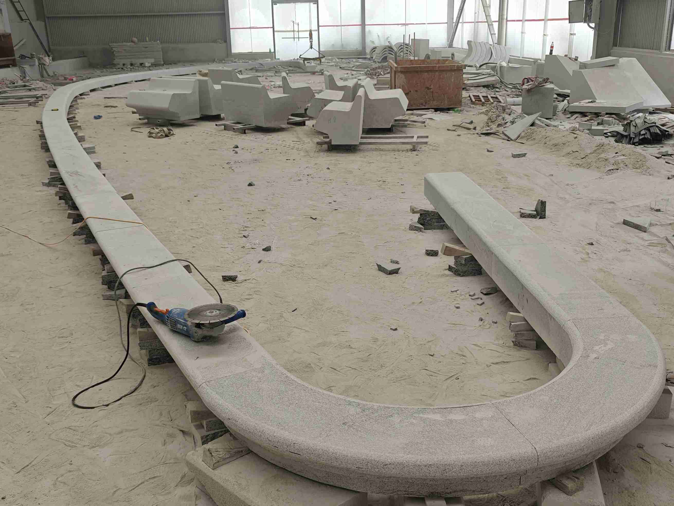 儋州 芝麻白花岗岩弧形花坛石，坐凳石