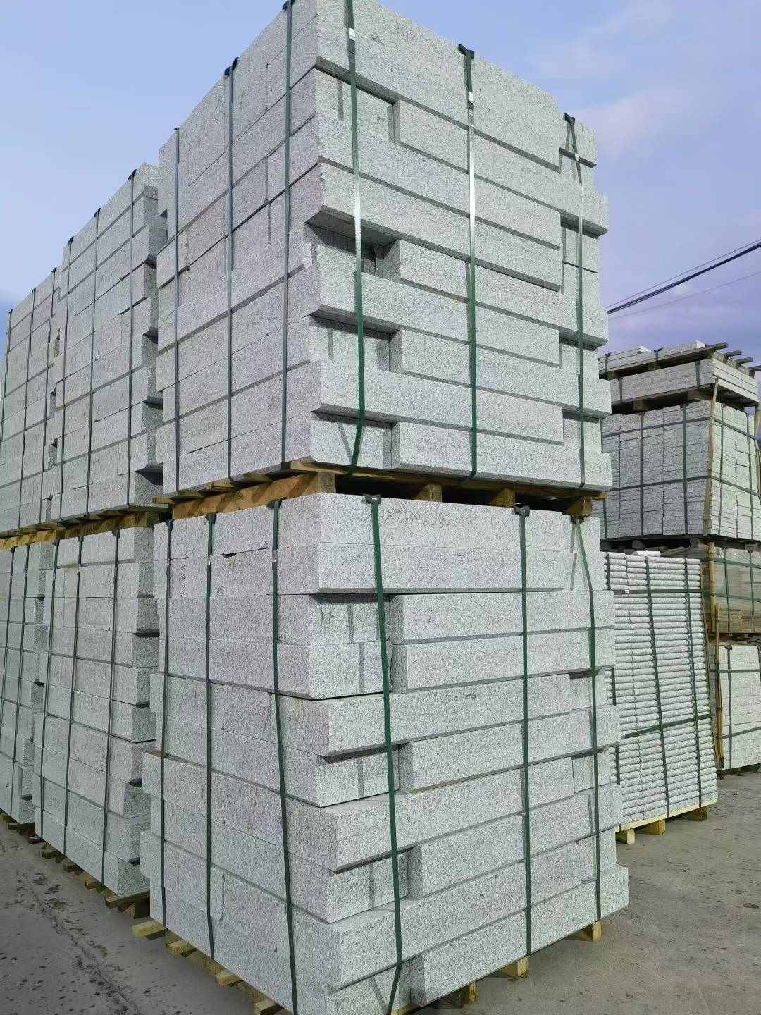 儋州 芝麻白花岗岩路沿石，路缘石，路肩石，道牙，立缘石，马路牙子，街沿石，侧石等