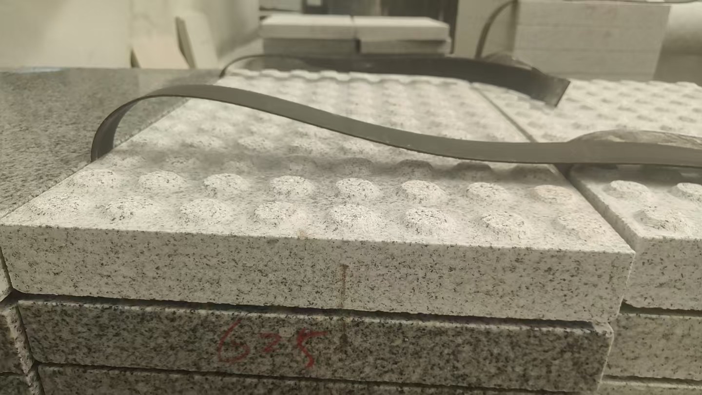 儋州 芝麻白花岗岩6.0公分荔枝面五轴加工雕刻盲点