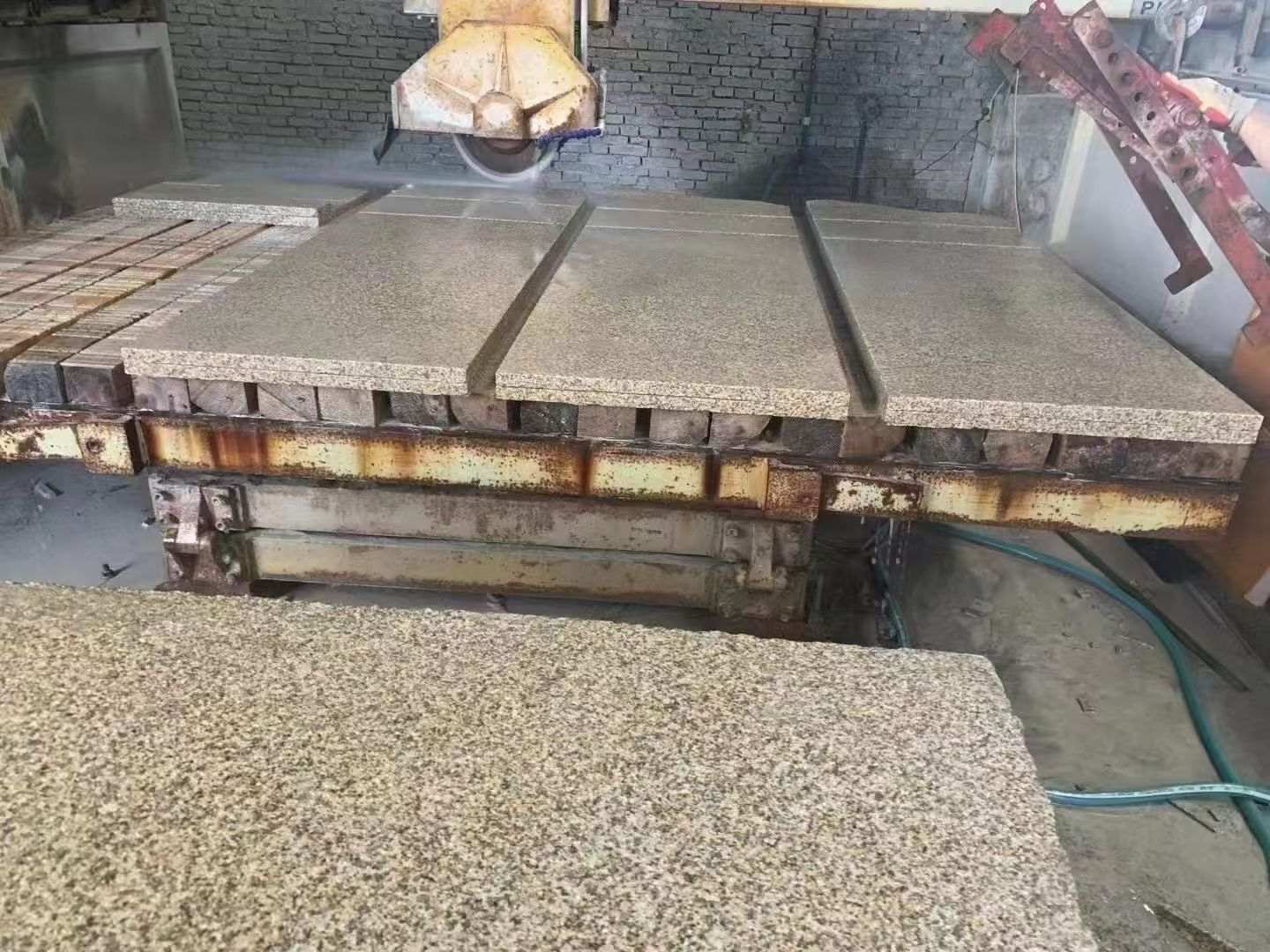 儋州 黄金麻荔枝面成品板加工