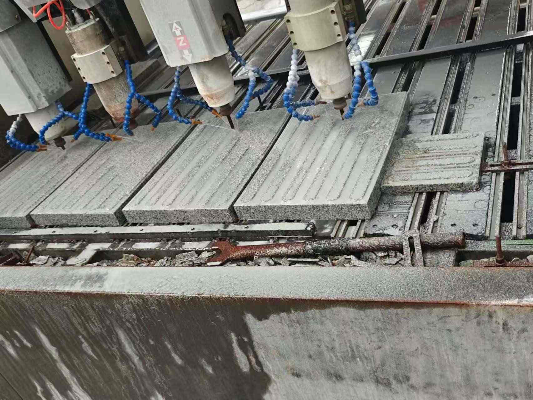 儋州 芝麻白花岗岩荔枝面盲道雕刻