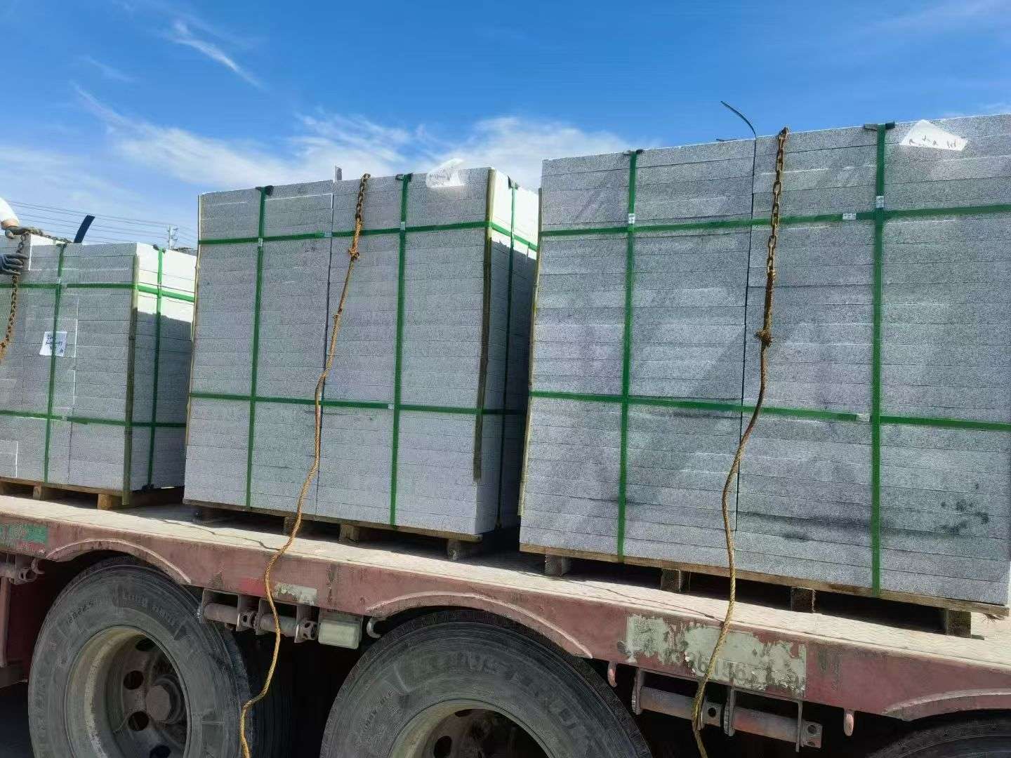 儋州 芝麻白花岗岩地铺石装车日常