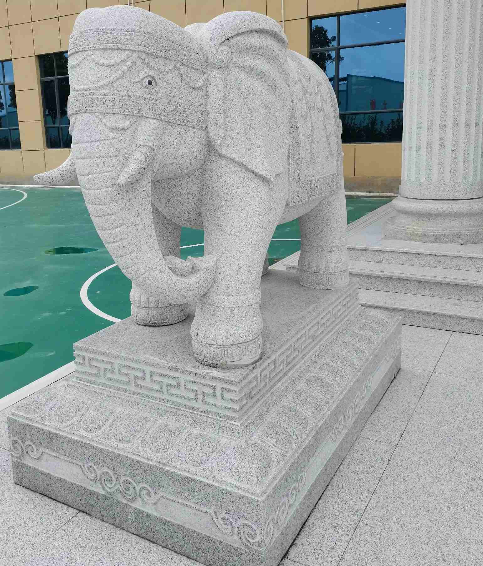 儋州 白麻花岗岩动物异形石雕-大象