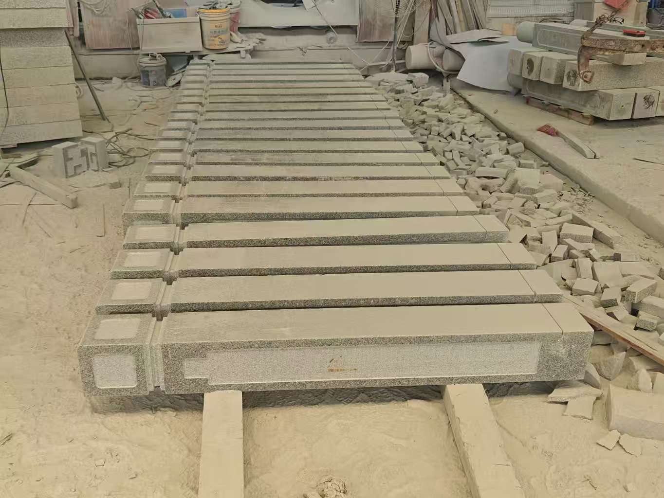 儋州 芝麻白异形加工雕刻-栏杆大柱，方柱