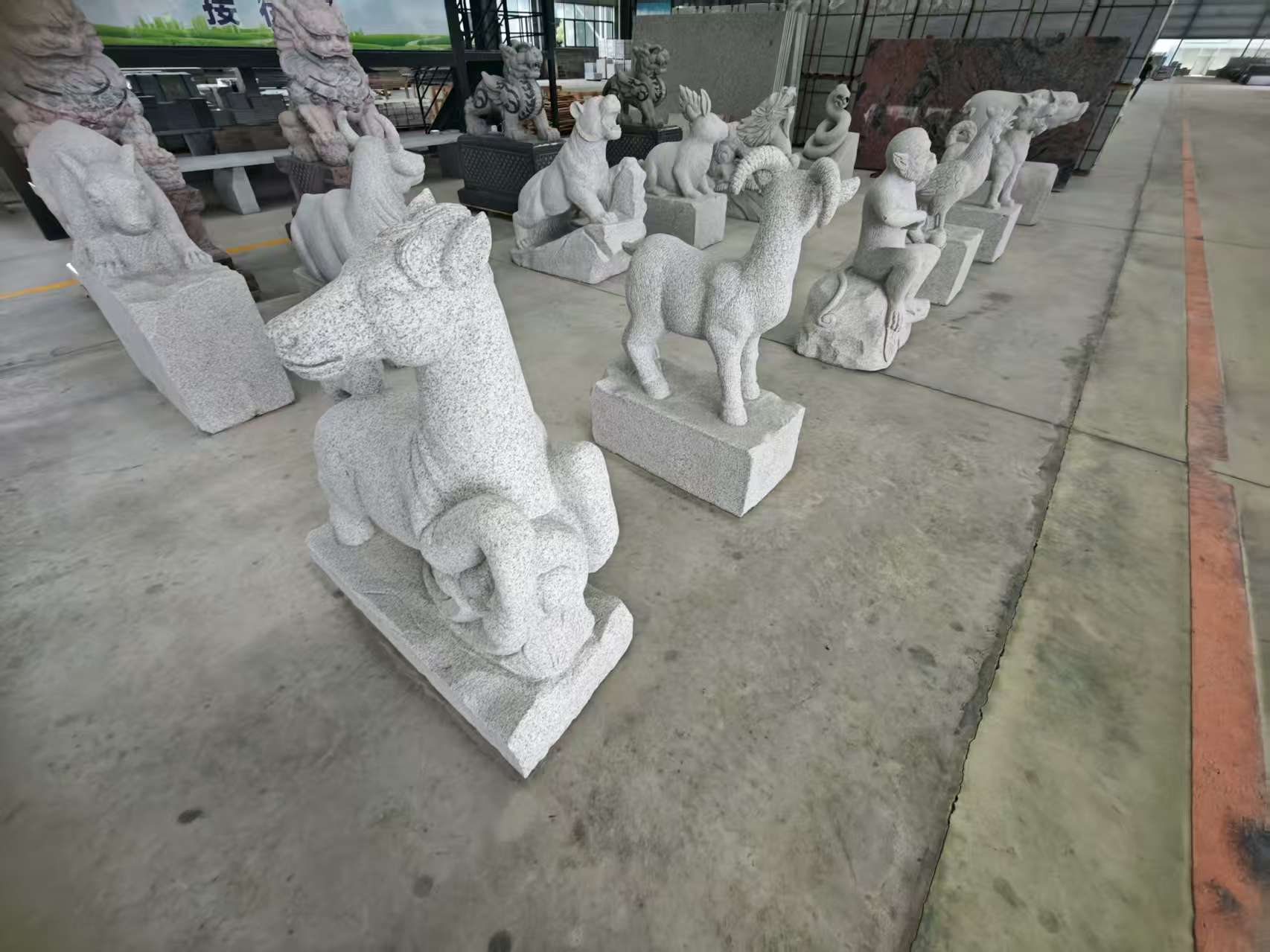 儋州 芝麻白花岗岩造型立体雕刻——十二生肖